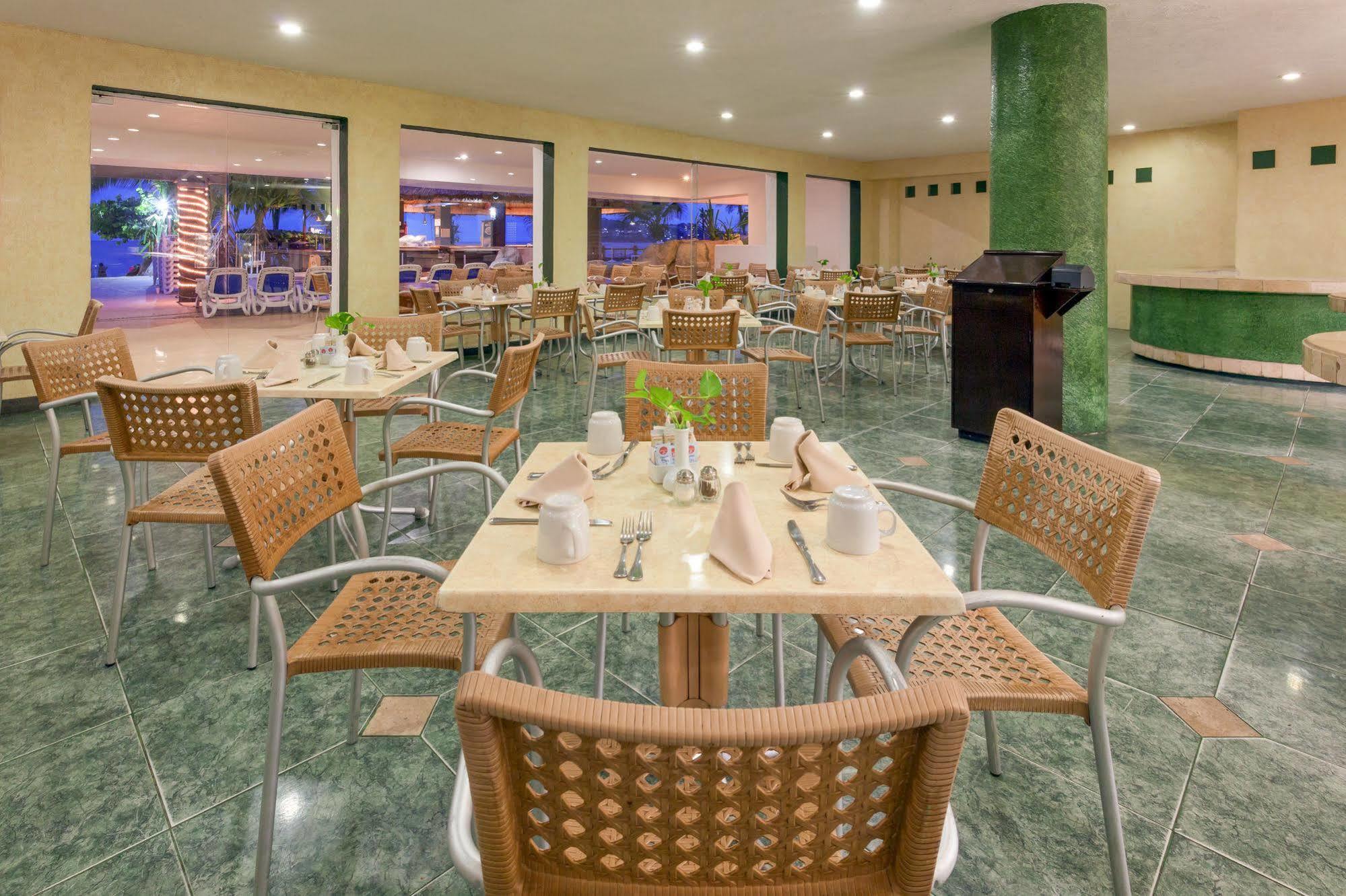 Golden Inclusive By Gran Plaza Hotel อากาปุลโก ภายนอก รูปภาพ